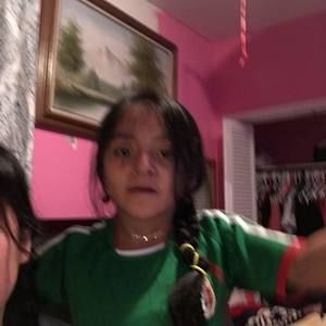 Meet your Posher, Julia hernandez